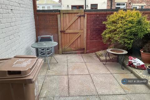 3 bedroom terraced house to rent, Marlborough Street, Heywood, OL10