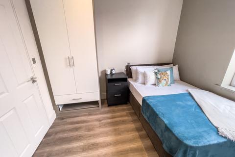 undefined, Esher Road, L6 6DF,