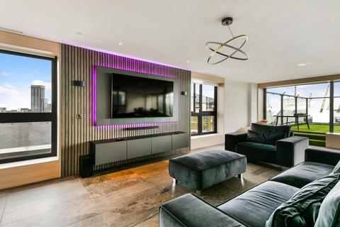 3 bedroom flat to rent, Longitude House, Prime Meridian Walk, London, E14.