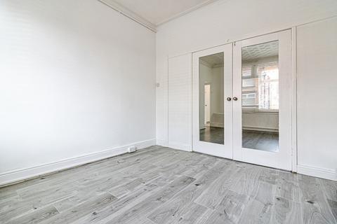 2 bedroom terraced house to rent, Loring Street, Greater Manchester M40
