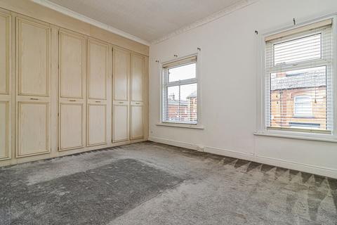 2 bedroom terraced house to rent, Loring Street, Greater Manchester M40