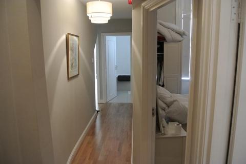1 bedroom flat to rent, FINBOROUGH ROAD, CHELSEA