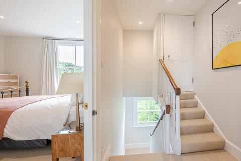 2 bedroom flat to rent, LORN ROAD, SW9
