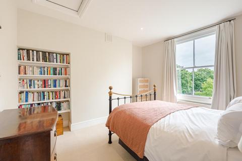 2 bedroom flat to rent, LORN ROAD, SW9