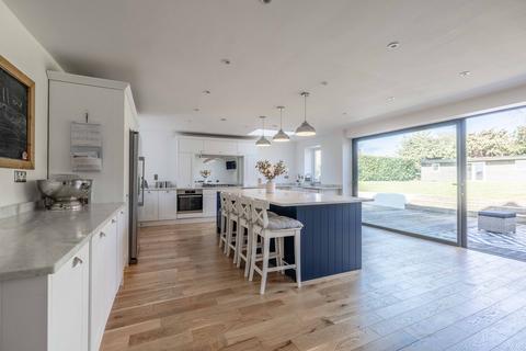 4 bedroom detached house for sale, Sycamore Road, Chalfont St Giles HP8