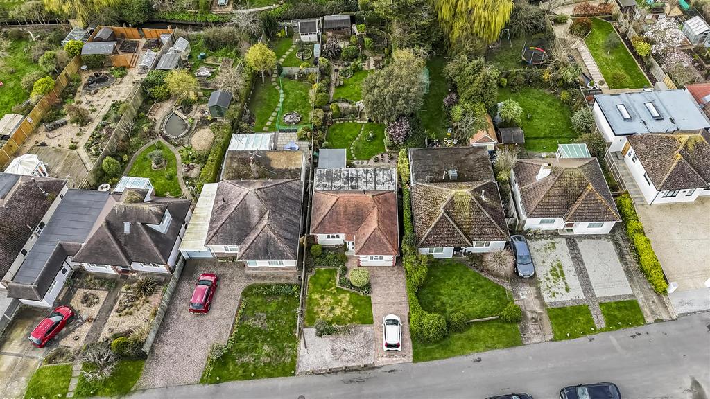 11 Highdown Way drone-001.JPG