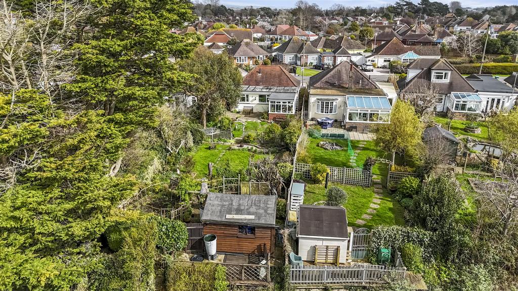 11 Highdown Way drone-002.JPG