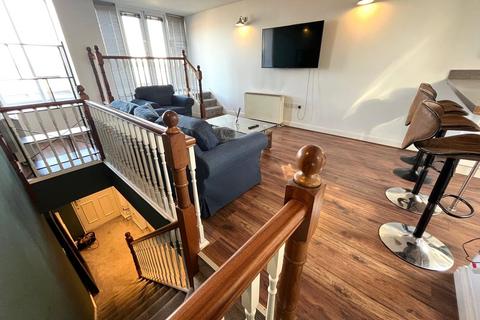 3 bedroom penthouse to rent, The Royal, Salford M3