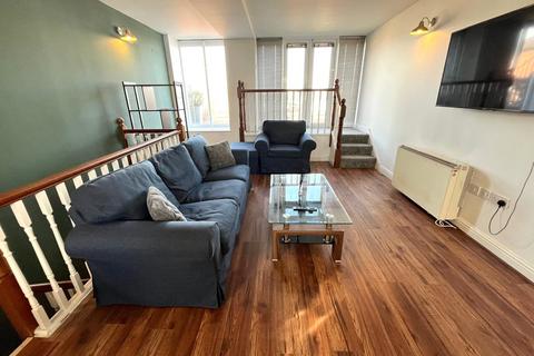 3 bedroom penthouse to rent, The Royal, Salford M3