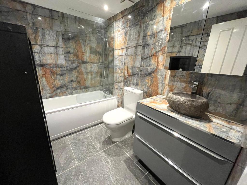 Main Bathroom