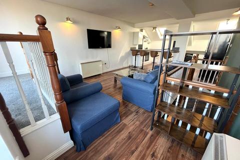 3 bedroom penthouse to rent, The Royal, Salford M3
