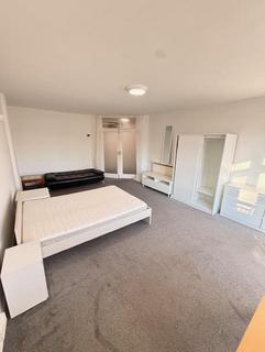 2 bedroom flat to rent, Lansdowne Court, London, SW15