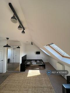 1 bedroom in a house share to rent, Brunel Road, London, SE16
