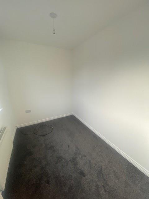97 Hutton Row Bed2.jpg