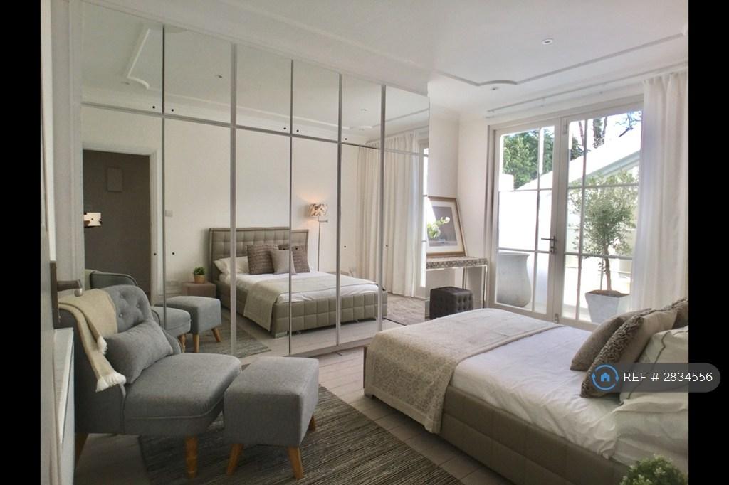 Bedroom With Small Courtyard