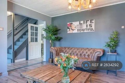 4 bedroom terraced house to rent, Shenton Close, Swindon, SN3