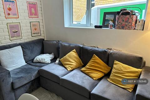 5 bedroom end of terrace house to rent, Ashurst Road, Brighton, BN2