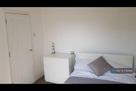 5 bedroom end of terrace house to rent, Ashurst Road, Brighton, BN2