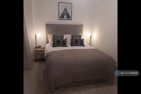 2 bedroom flat to rent, Nestles Avenue, Hayes, UB3