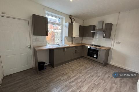 2 bedroom terraced house to rent, Vernon Street, Bury, BL9