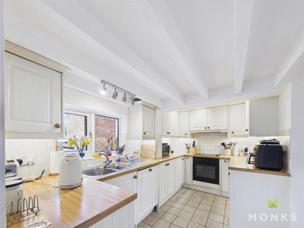 CAM01348 G0-PR0797-STILL004.jpg