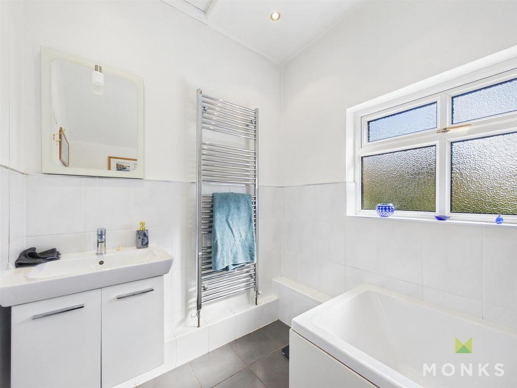 CAM01348 G0-PR0797-STILL011.jpg