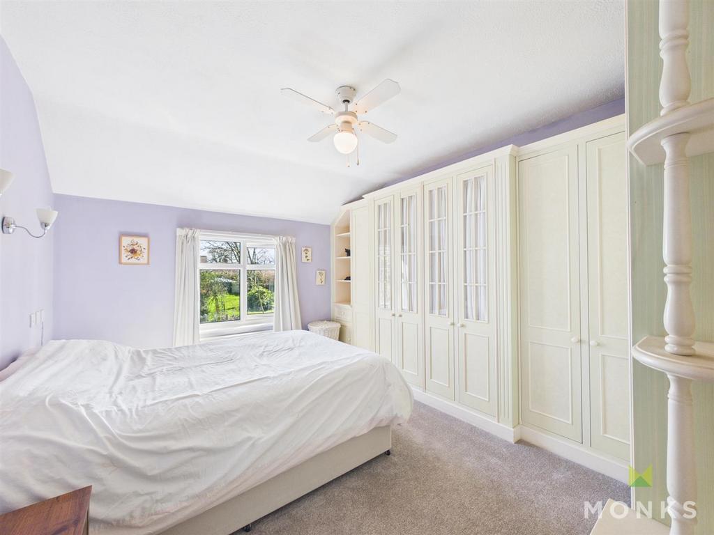 CAM01348 G0-PR0797-STILL015.jpg