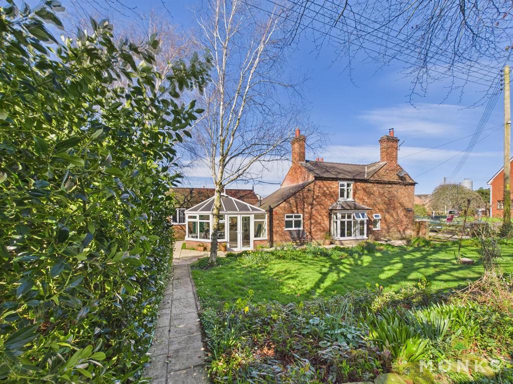 CAM01348 G0-PR0797-STILL030.jpg