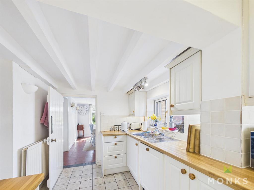 CAM01348 G0-PR0797-STILL005.jpg