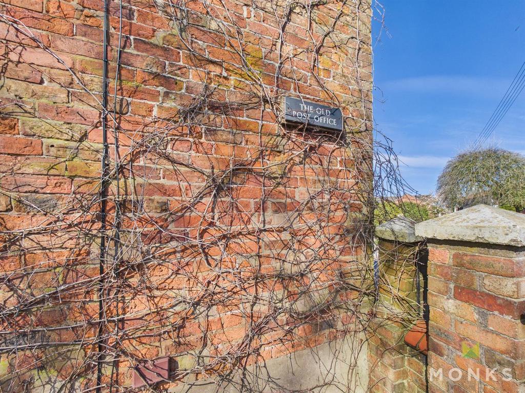 CAM01348 G0-PR0797-STILL024.jpg