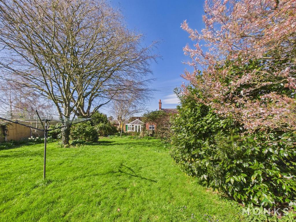 CAM01348 G0-PR0797-STILL028.jpg