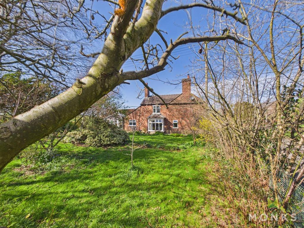 CAM01348 G0-PR0797-STILL029.jpg