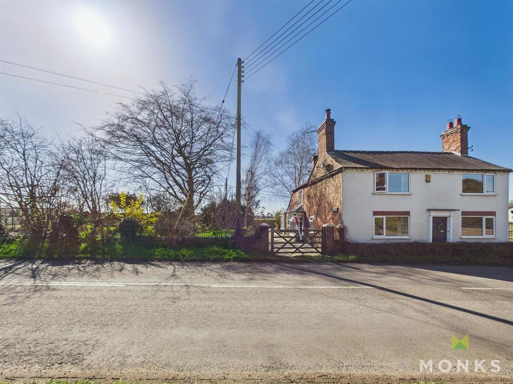 CAM01348 G0-PR0797-STILL032.jpg