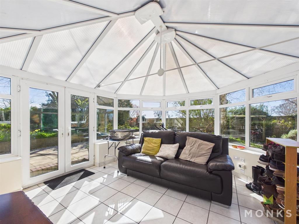 CAM01348 G0-PR0797-STILL009.jpg