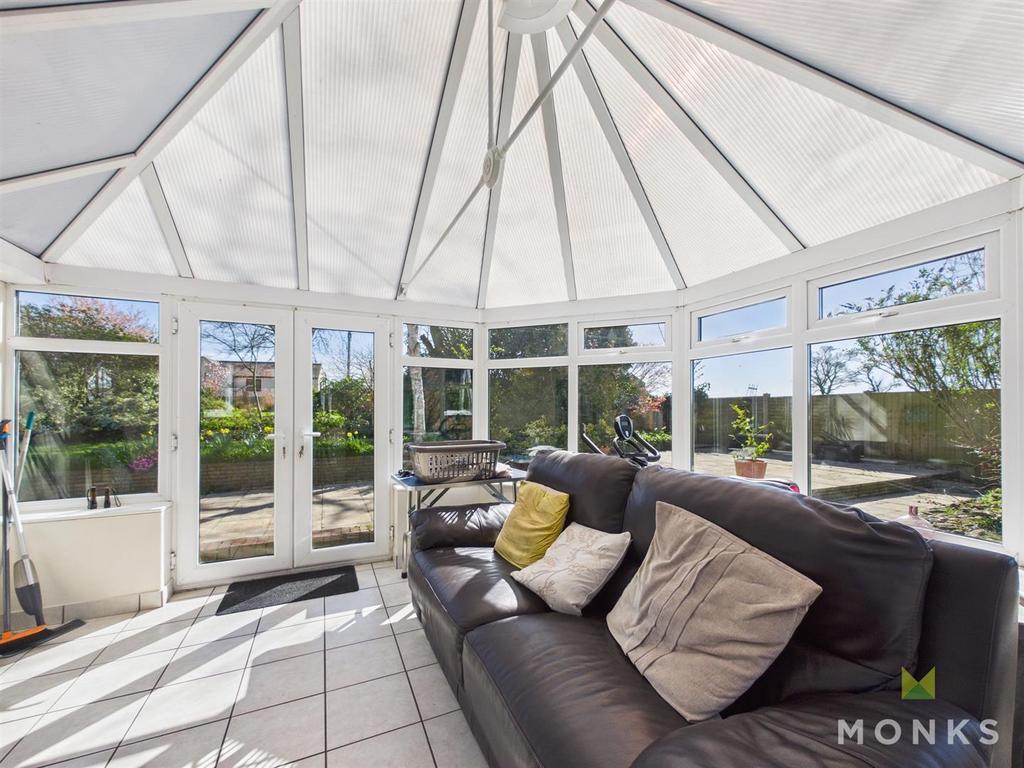 CAM01348 G0-PR0797-STILL010.jpg