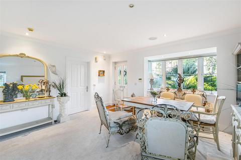 3 bedroom semi-detached house for sale, Rydens Grove, Walton-On-Thames KT12