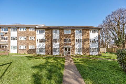 2 bedroom flat for sale, Stychens Close, Redhill RH1