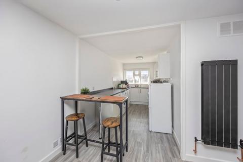 2 bedroom flat for sale, Stychens Close, Redhill RH1