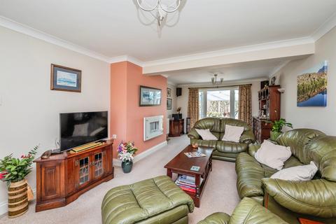 3 bedroom detached house for sale, Church Close, Buxton, Norwich