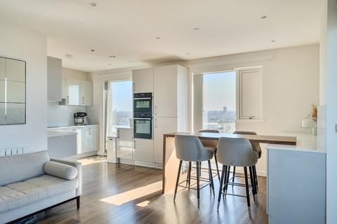 3 bedroom apartment for sale, Dunedin Road, London