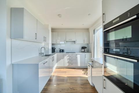 3 bedroom apartment for sale, Dunedin Road, London