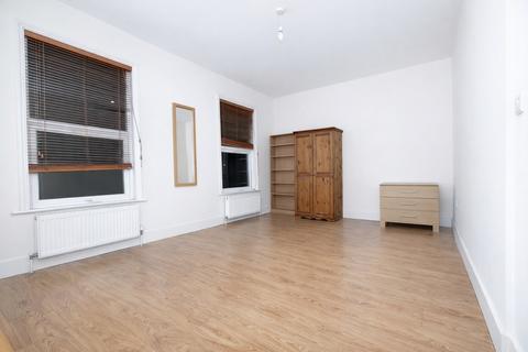 undefined, Warwick Road, London, E15
