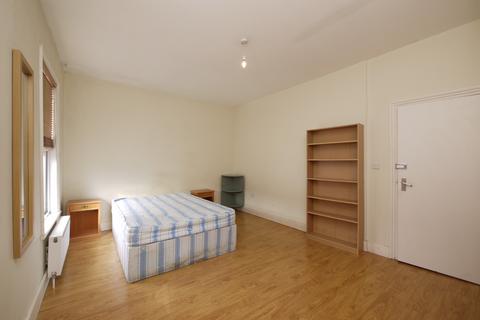 undefined, Warwick Road, London, E15