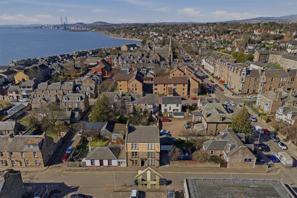 35 Lawrence-0001.jpg