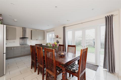 undefined, Redwood Drive, Epsom