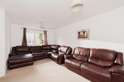 undefined, Redwood Drive, Epsom