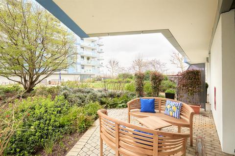 2 bedroom flat for sale, Riverside Quarter, Wandsworth, SW18