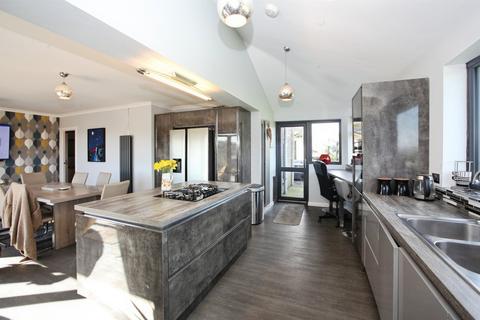 3 bedroom detached house for sale, Coed Yr Esgob, Llantrisant, Pontyclun