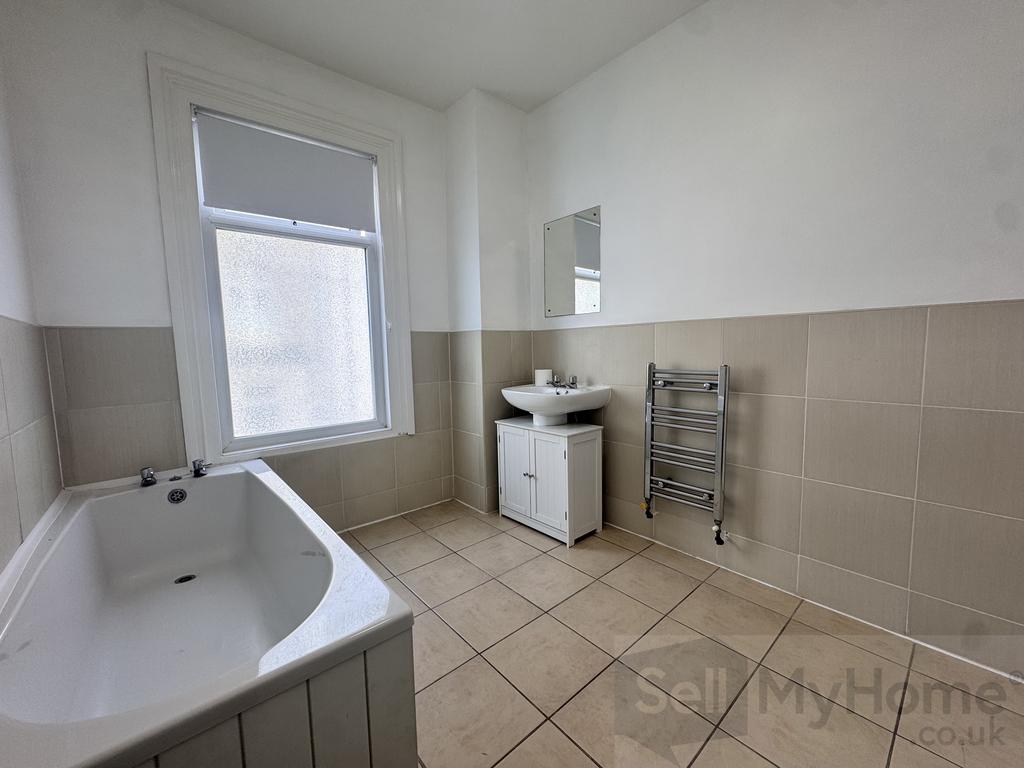 Bathroom first floor