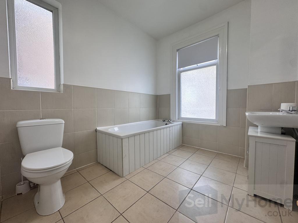 Bathroom first floor